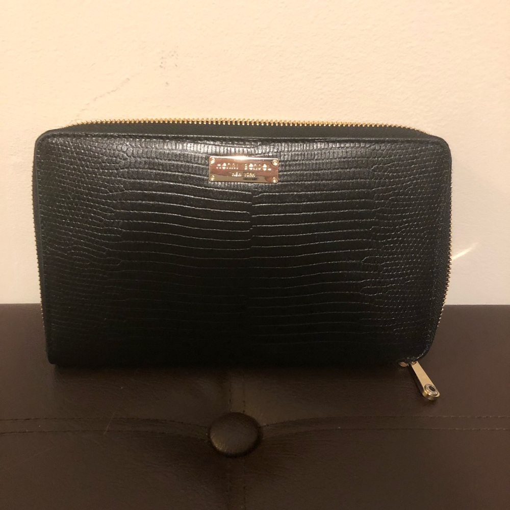 Henri Bendel West 57th wallet